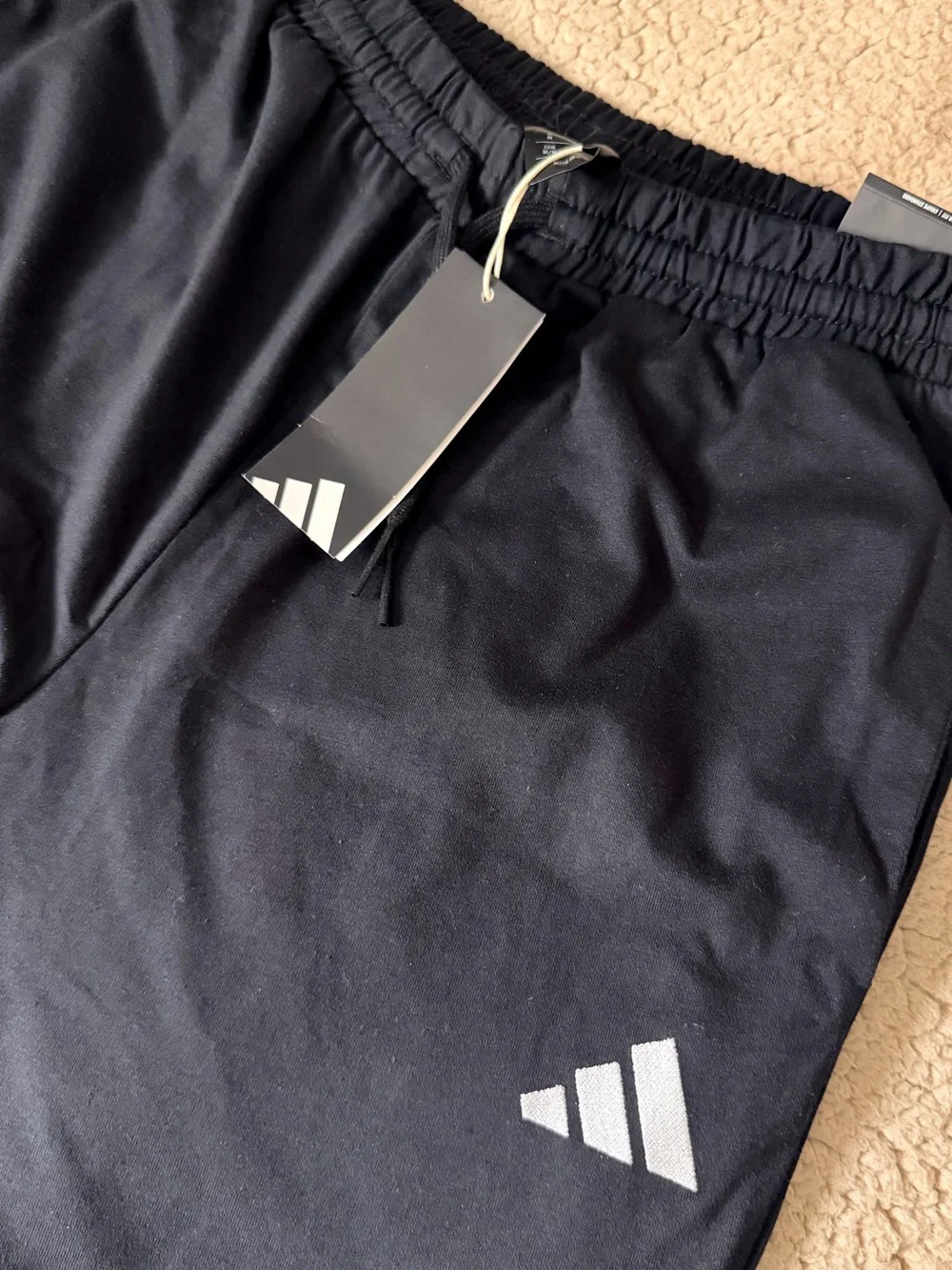 🤍New Adidas Men's Essentials Regular Fit Pants🤍
